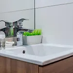 Essence Downtown * פורטו